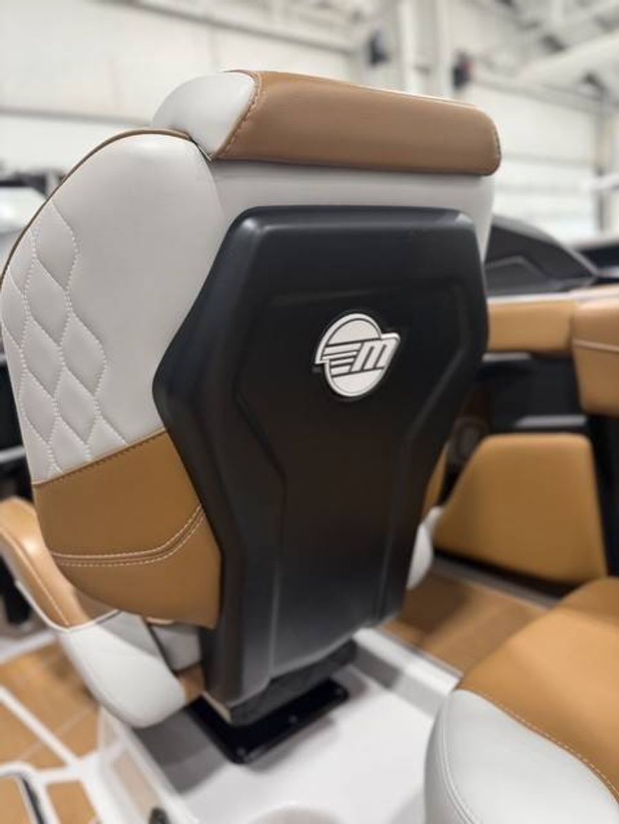 2024 Malibu M220, photo 11 of 17