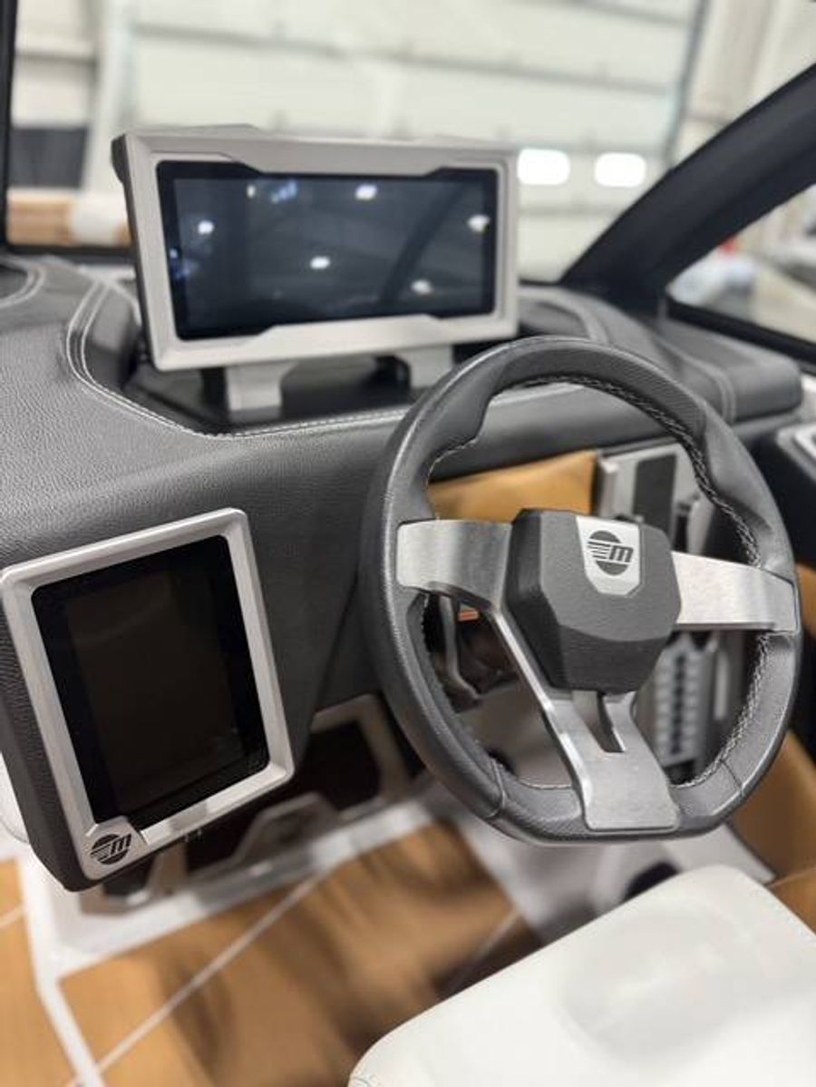 2024 Malibu M220, photo 12 of 17