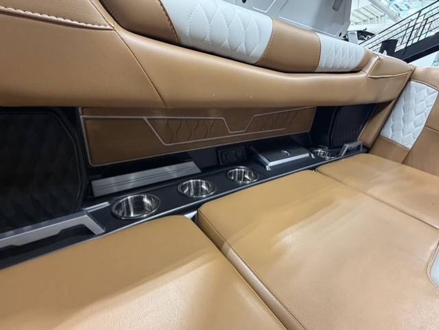 2024 Malibu M220, photo 10 of 17