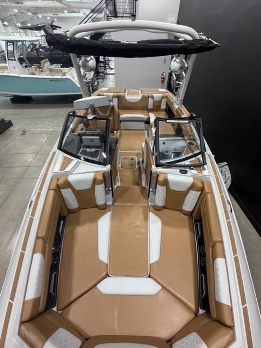 2024 Malibu M220, photo 17 of 17