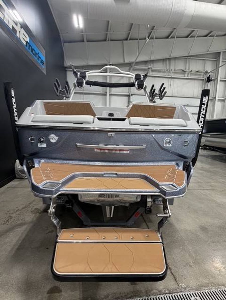 2024 Malibu M220, photo 5 of 17