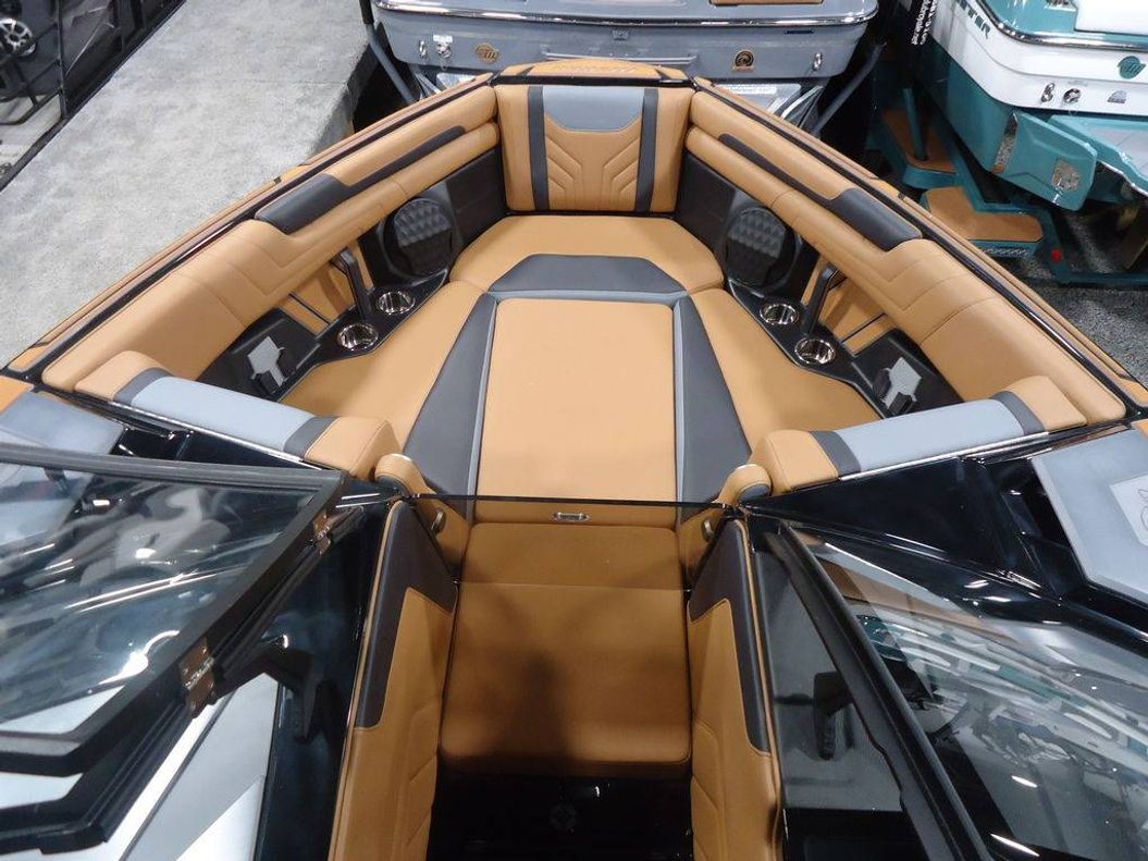 2026 Malibu Boats 25 LSV
