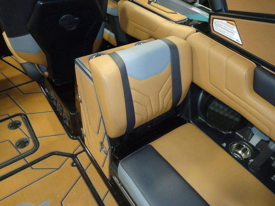2026 Malibu Boats 25 LSV