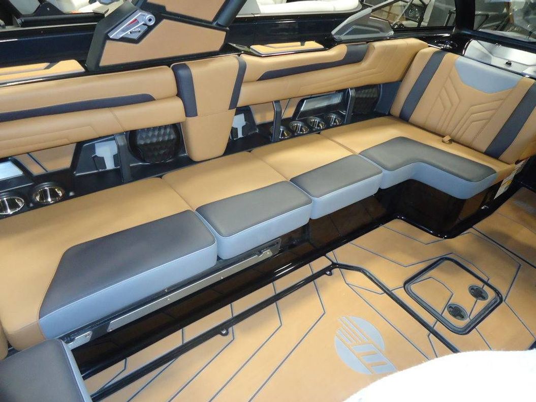2026 Malibu Boats 25 LSV