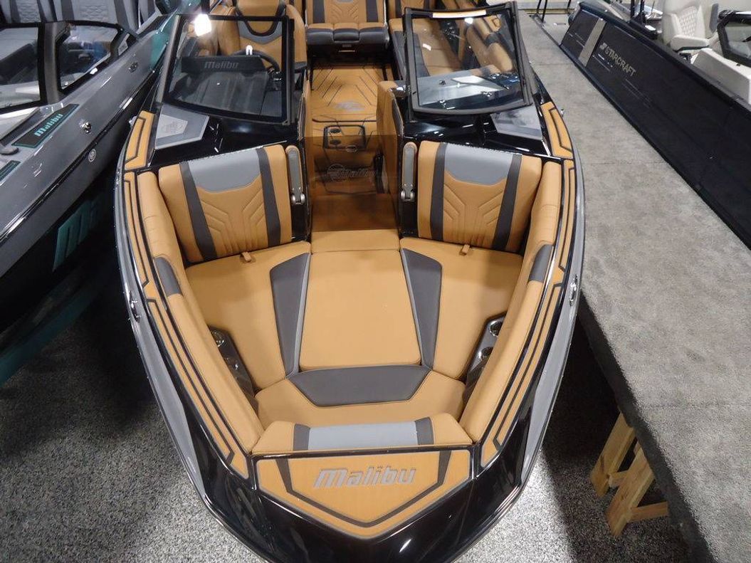 2026 Malibu Boats 25 LSV