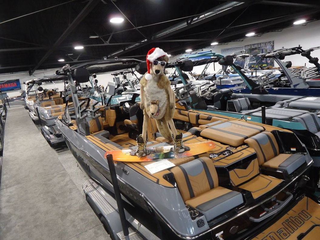 2026 Malibu Boats 25 LSV