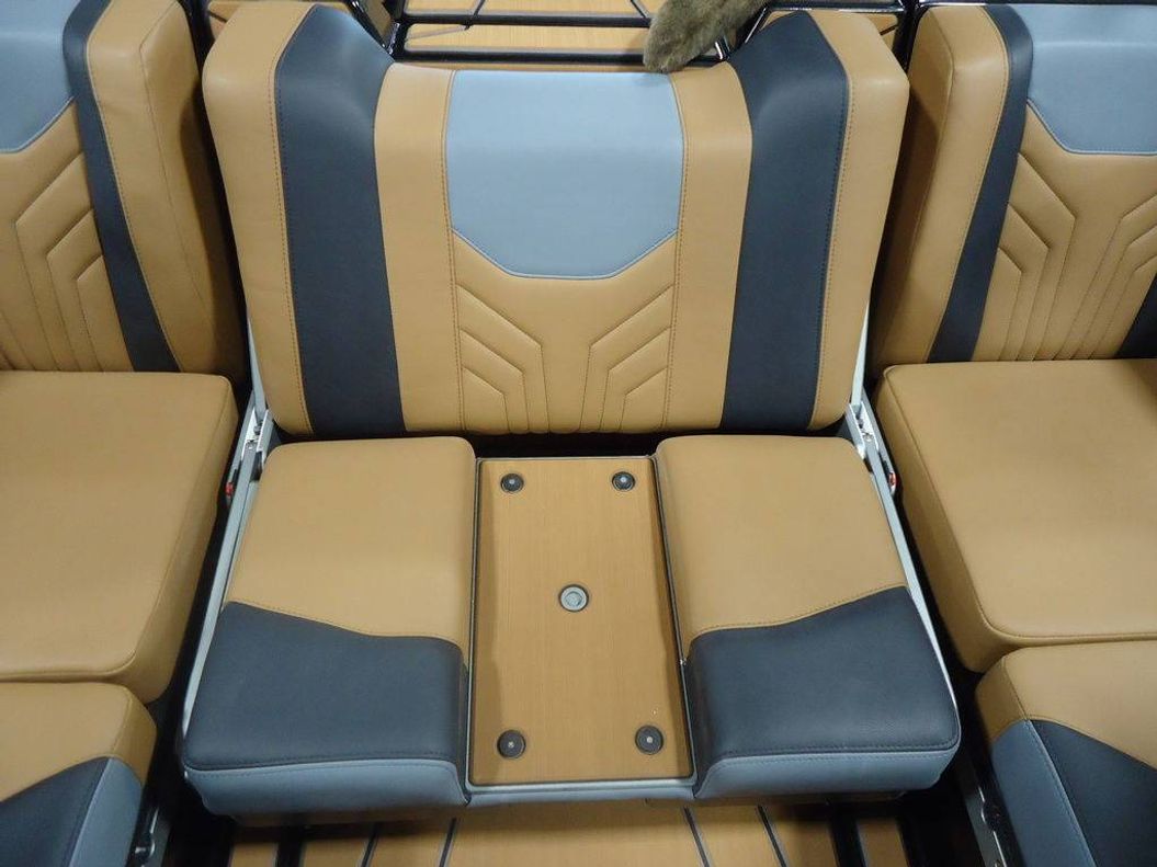 2026 Malibu Boats 25 LSV