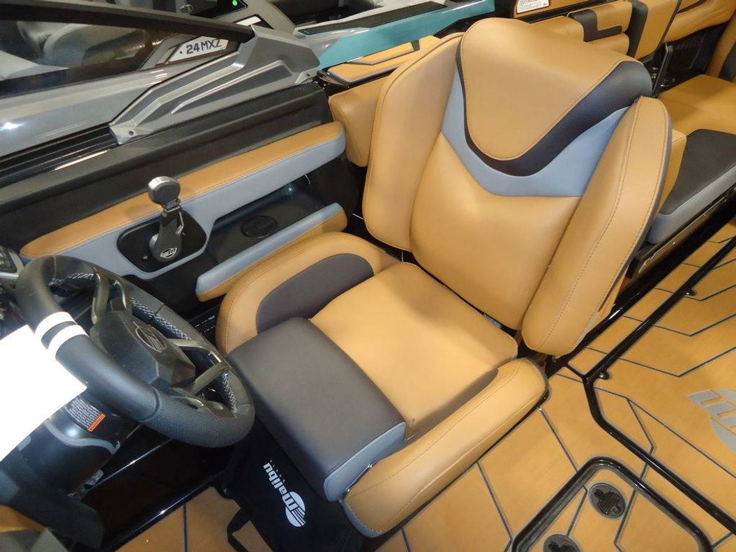 2026 Malibu Boats 25 LSV