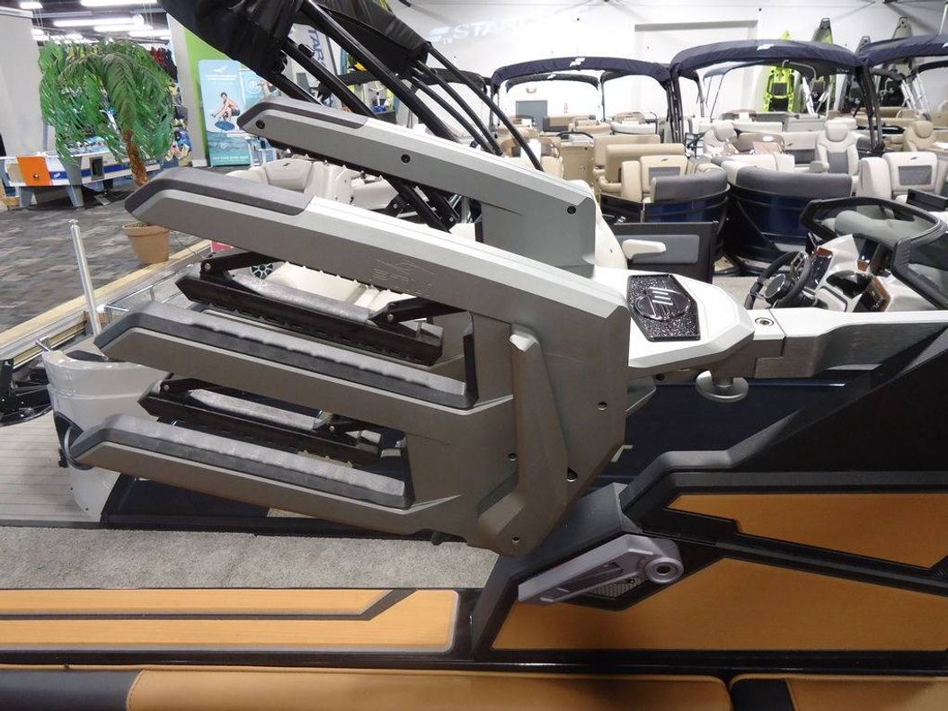 2026 Malibu Boats 25 LSV