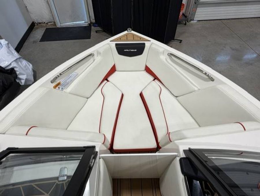 2025 Nautique Ski 200, photo 8 of 14
