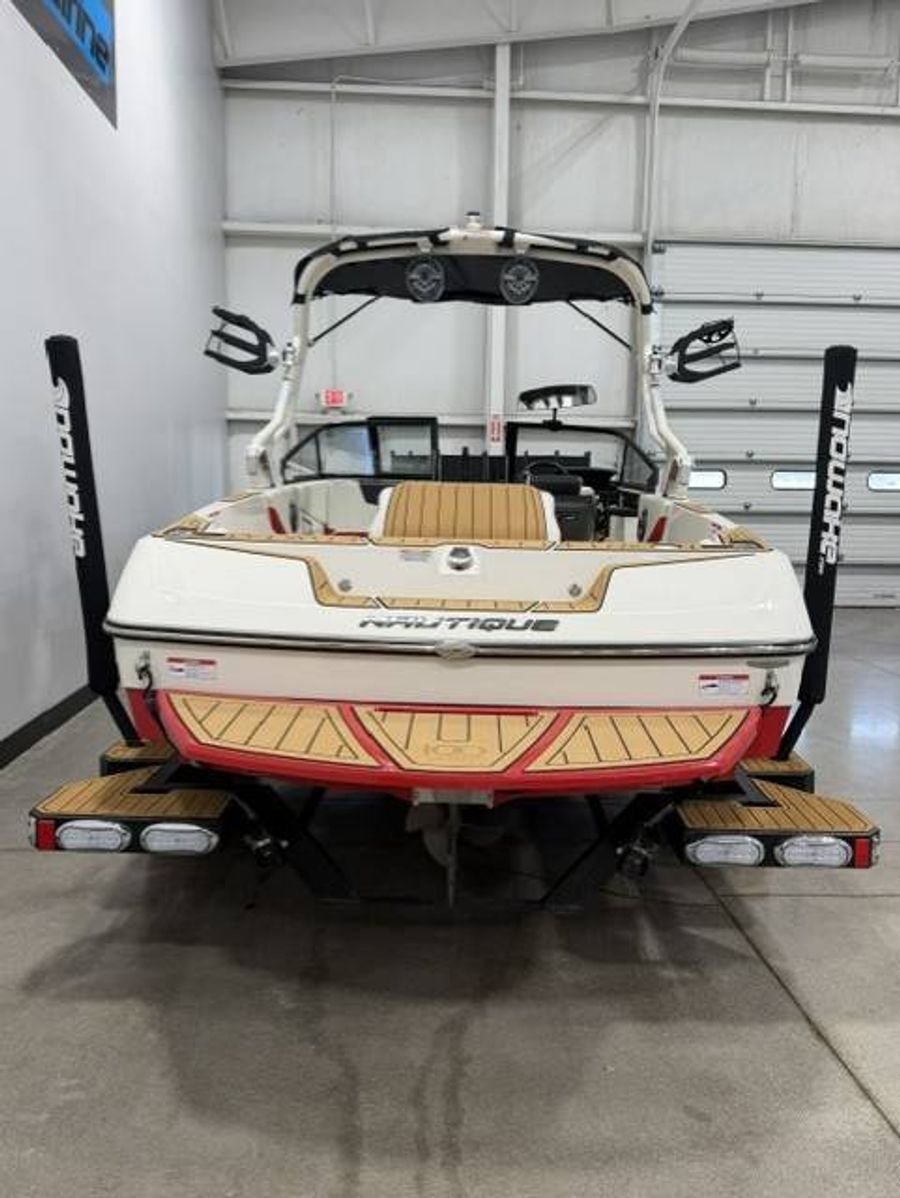 2025 Nautique Ski 200, photo 5 of 14