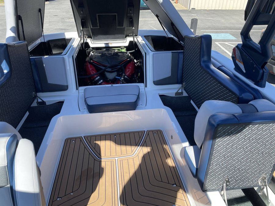 2021 Nautique Super Air Nautique 230, photo 15 of 30
