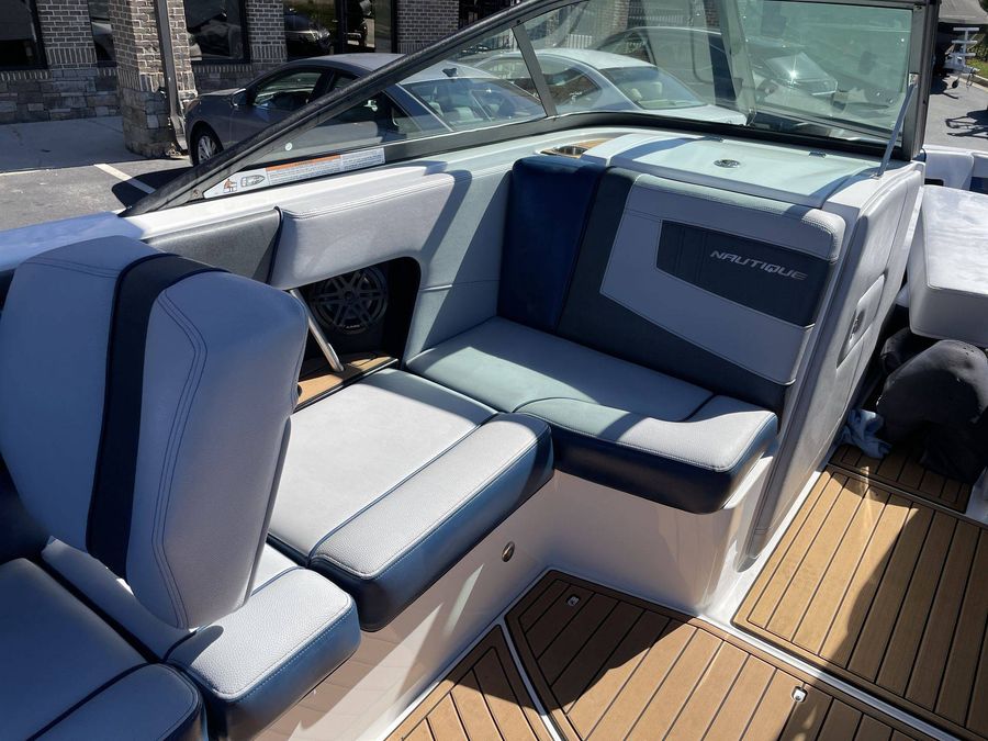 2021 Nautique Super Air Nautique 230, photo 17 of 30