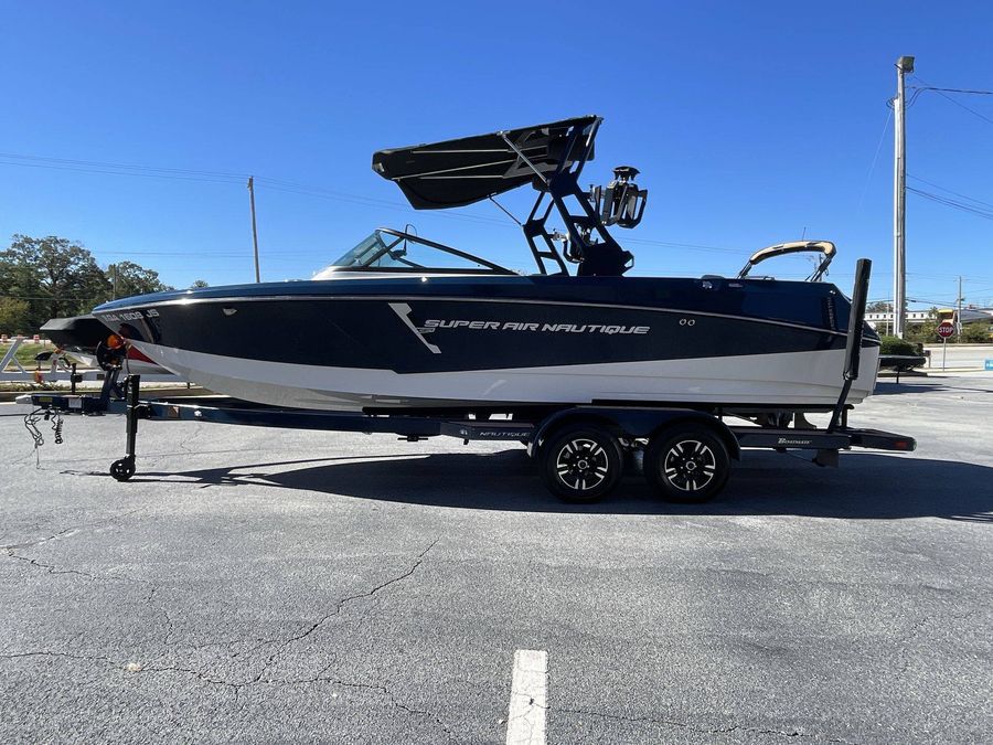2021 Nautique Super Air Nautique 230, photo 2 of 30