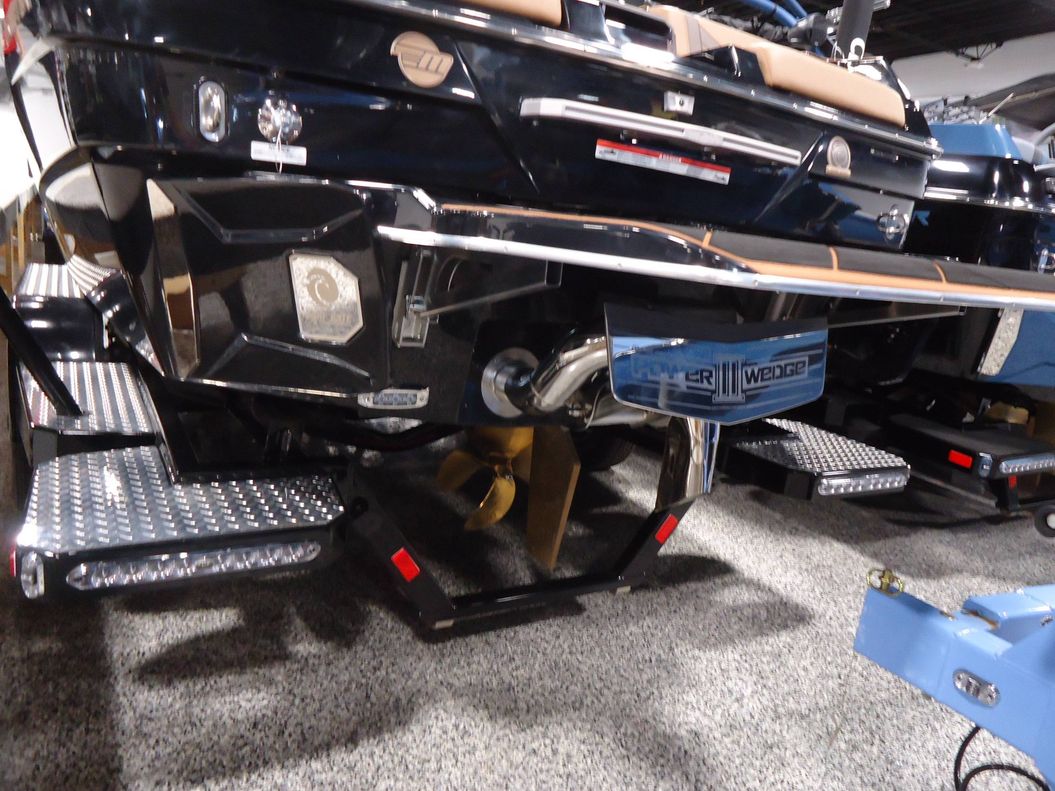 2026 Malibu Boats 23 LSV