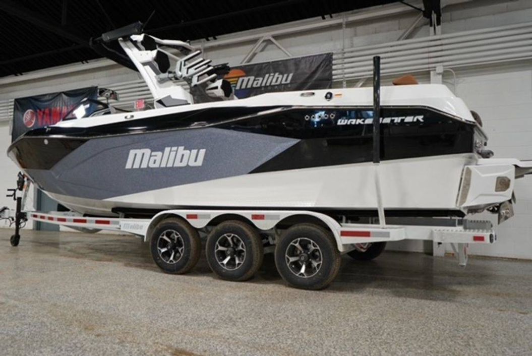 2026 Malibu Boats 26 LSV