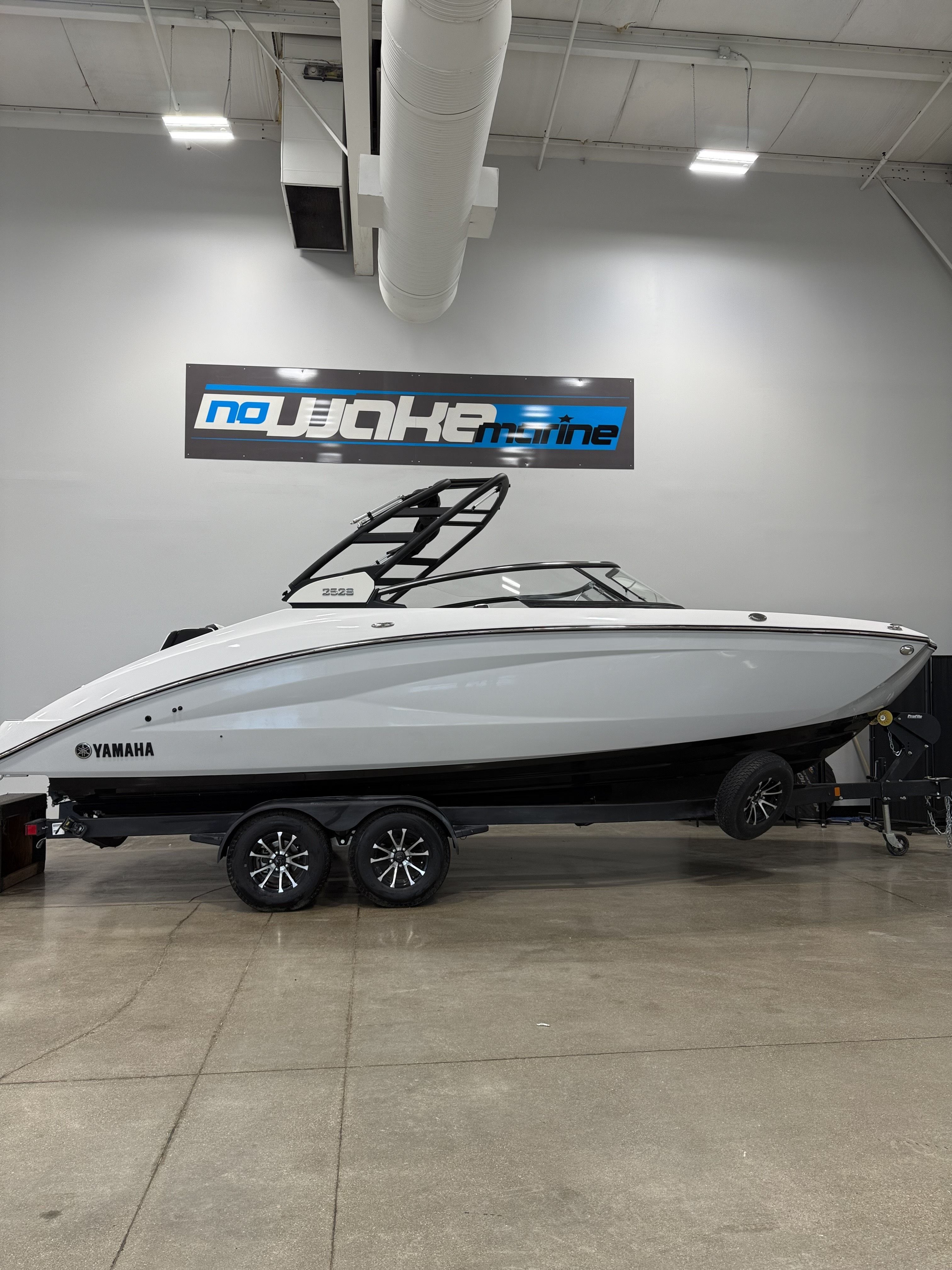 New 2026 Yamaha Boats 252S For Sale in Cincinnati, OH | No Wake Marine