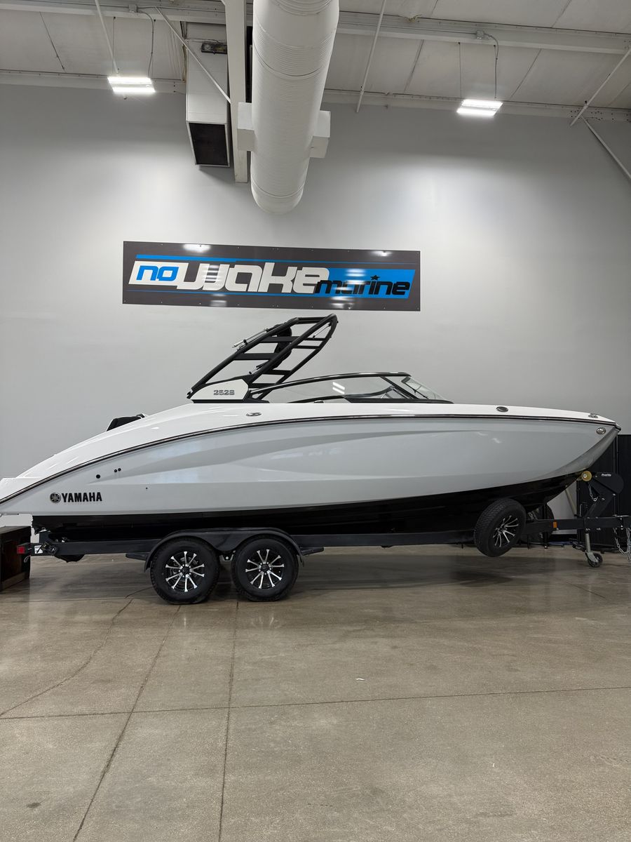 2026 Yamaha 252S