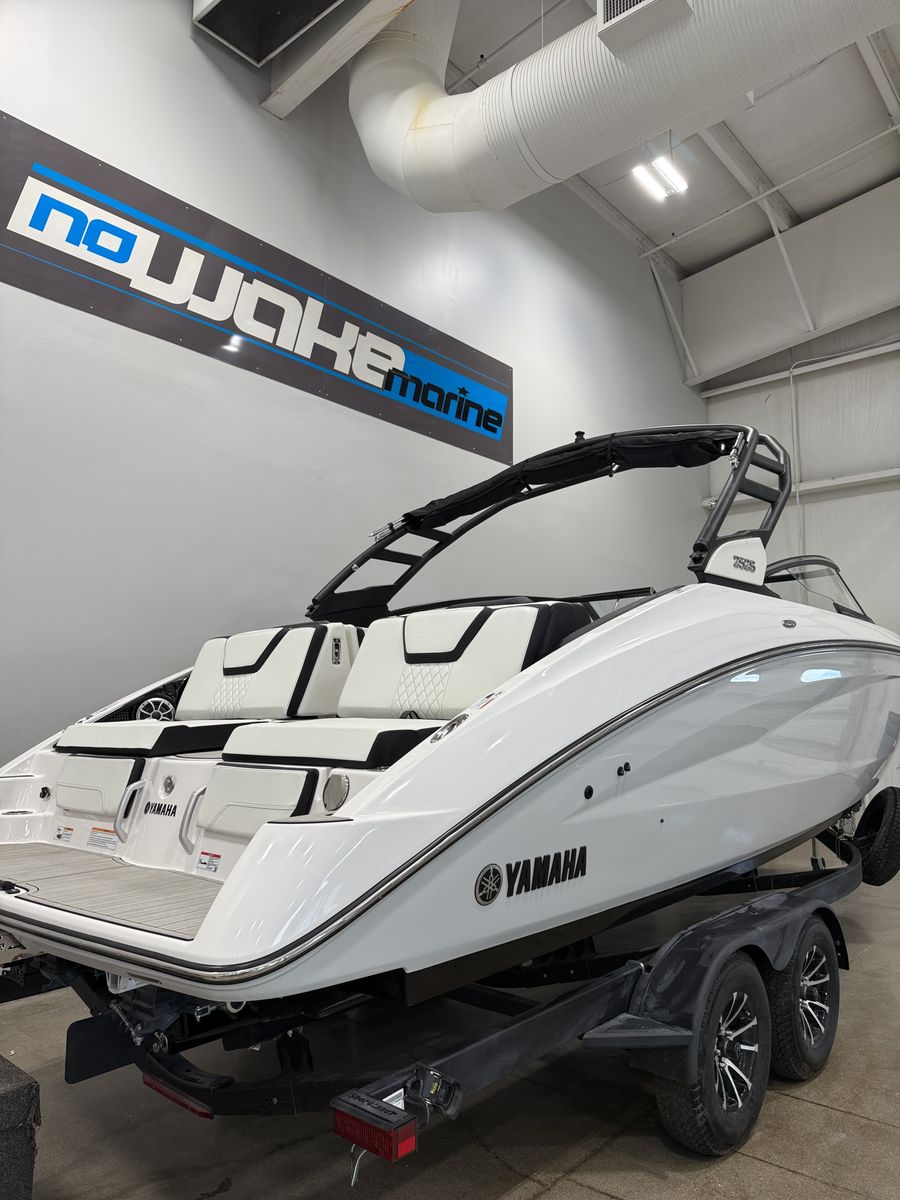 2026 Yamaha 252S, photo 4 of 10