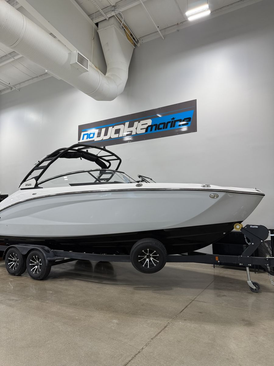 2026 Yamaha 252S, photo 2 of 10