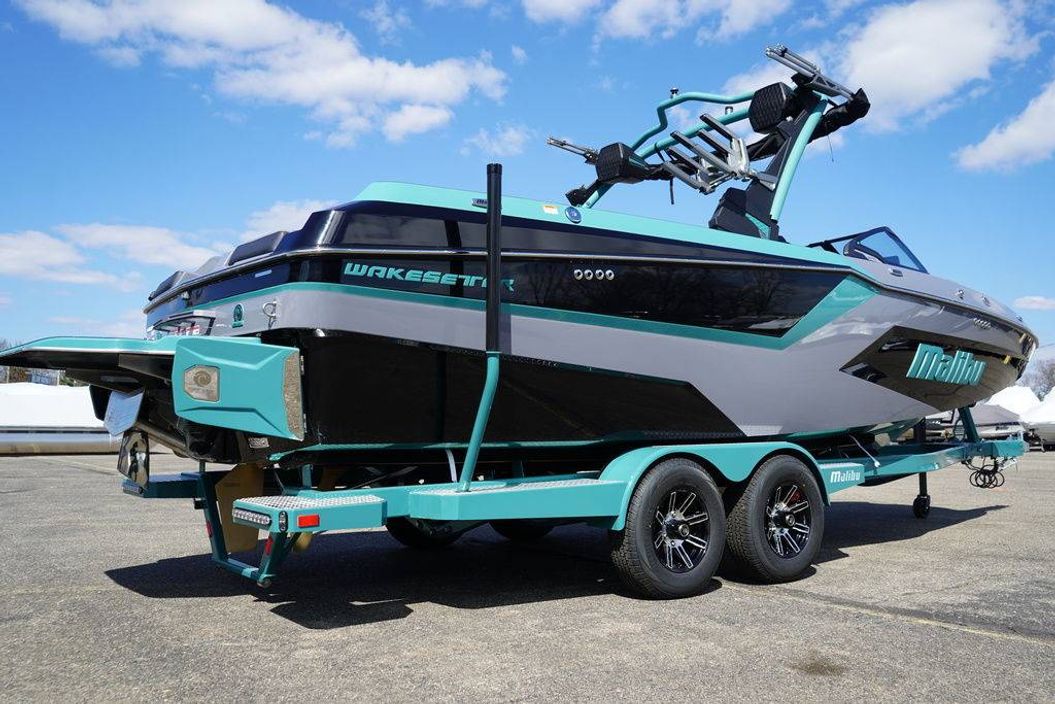 2025 Malibu Boats 24 MXZ