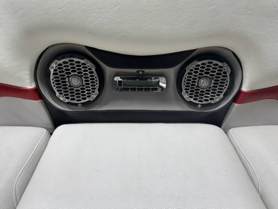 2010 Malibu 21 VLX, photo 7 of 14