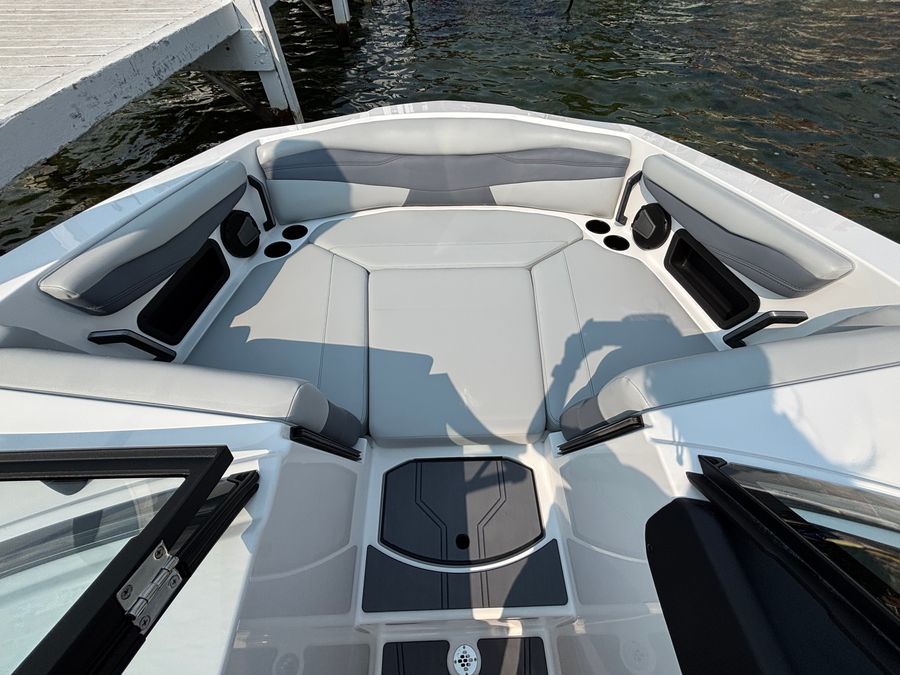 2026 Axis A200, photo 11 of 17