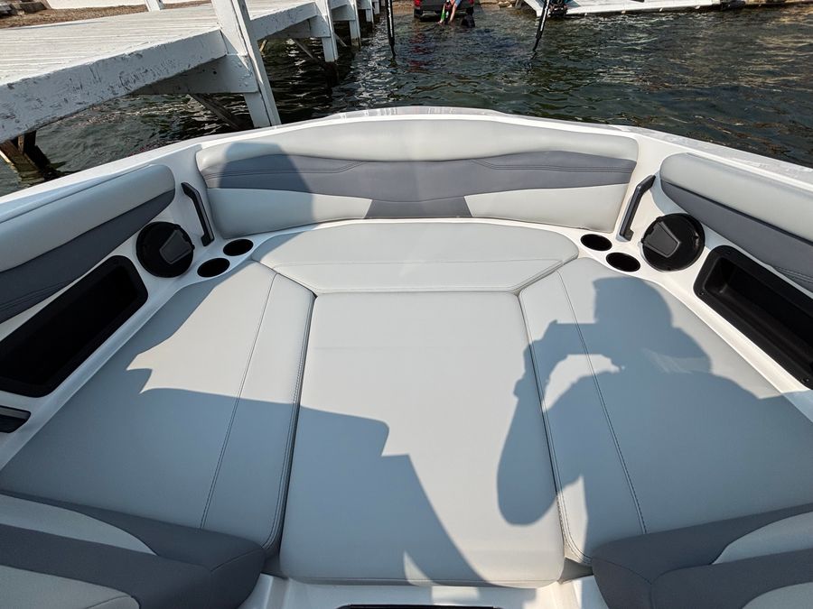 2026 Axis A200, photo 12 of 17