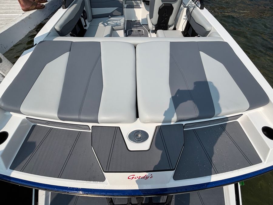 2026 Axis A200, photo 2 of 17