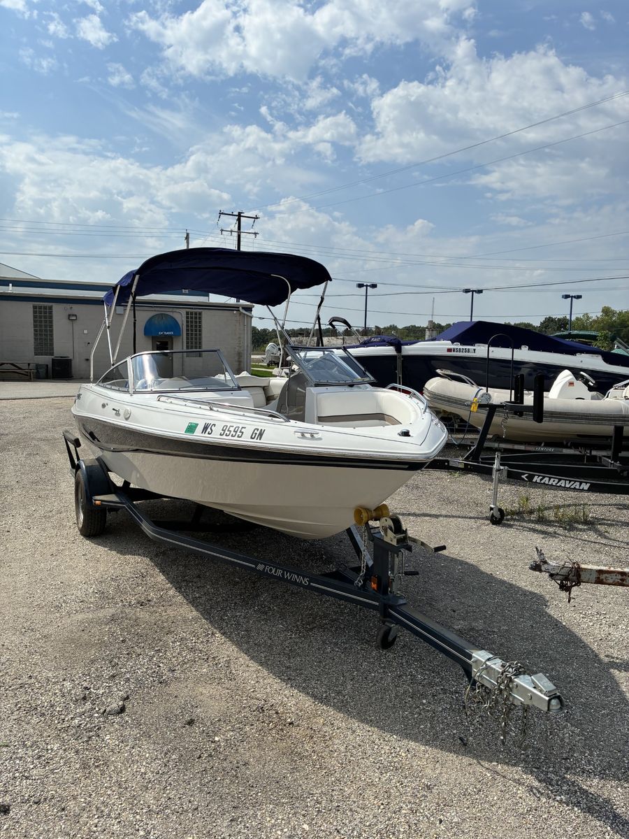 2004 Four Winns 190 HORIZON, photo 2 of 11