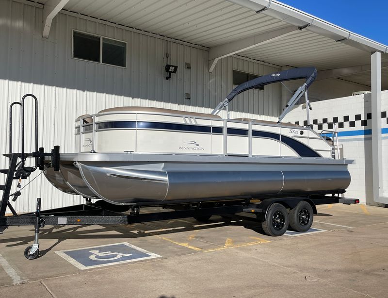 Bennington  Pontoon Boats for Sale