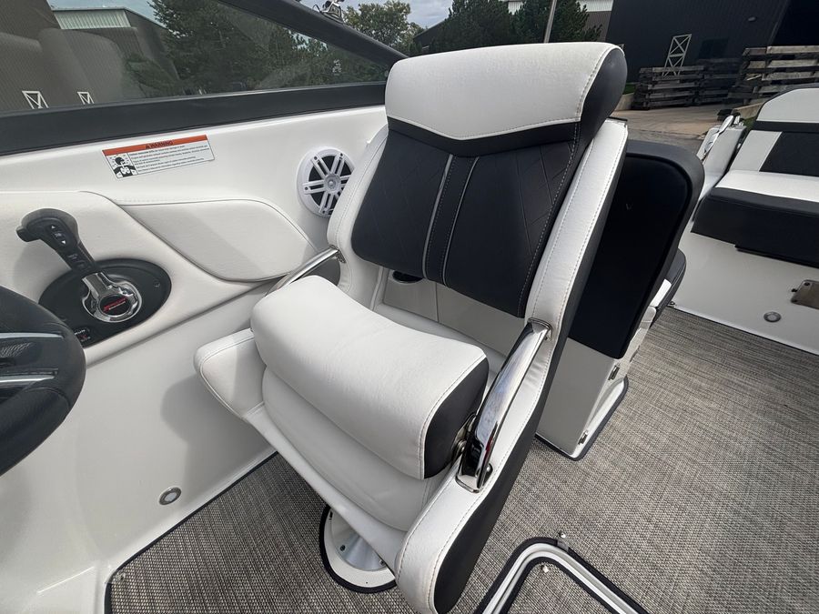 2021 Monterey M6, photo 12 of 20