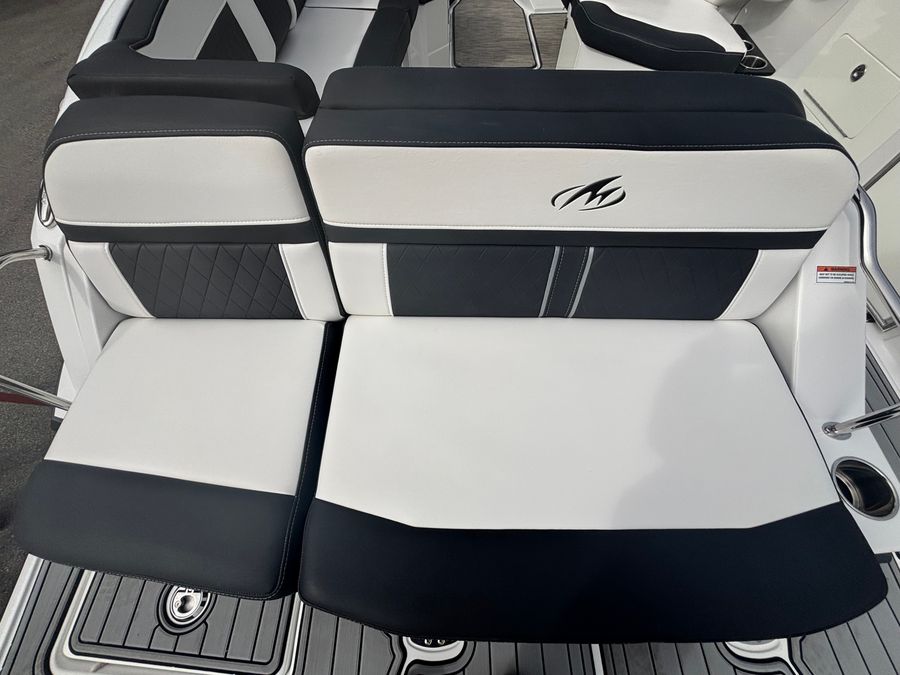 2021 Monterey M6, photo 2 of 20
