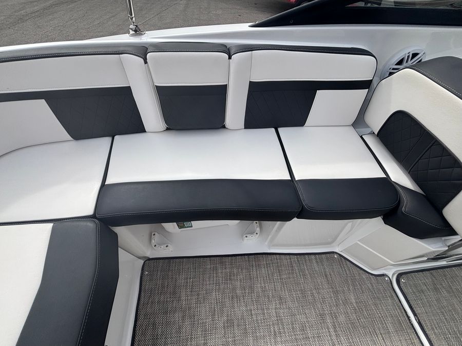 2021 Monterey M6, photo 4 of 20