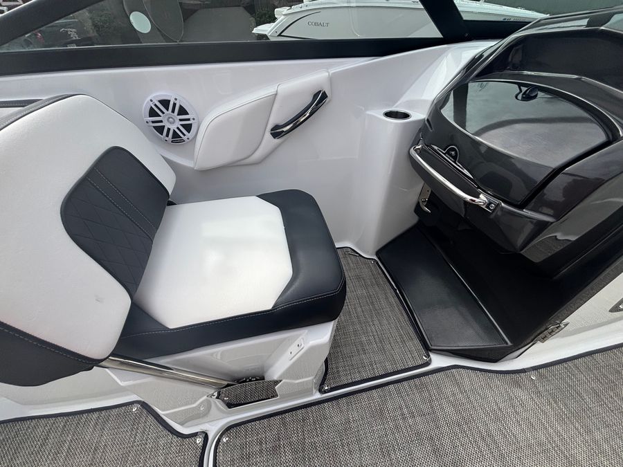2021 Monterey M6, photo 13 of 20