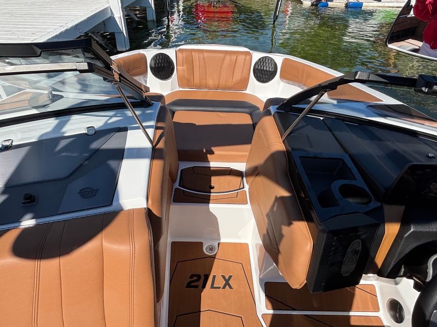 2026 Malibu 21LX, photo 15 of 30