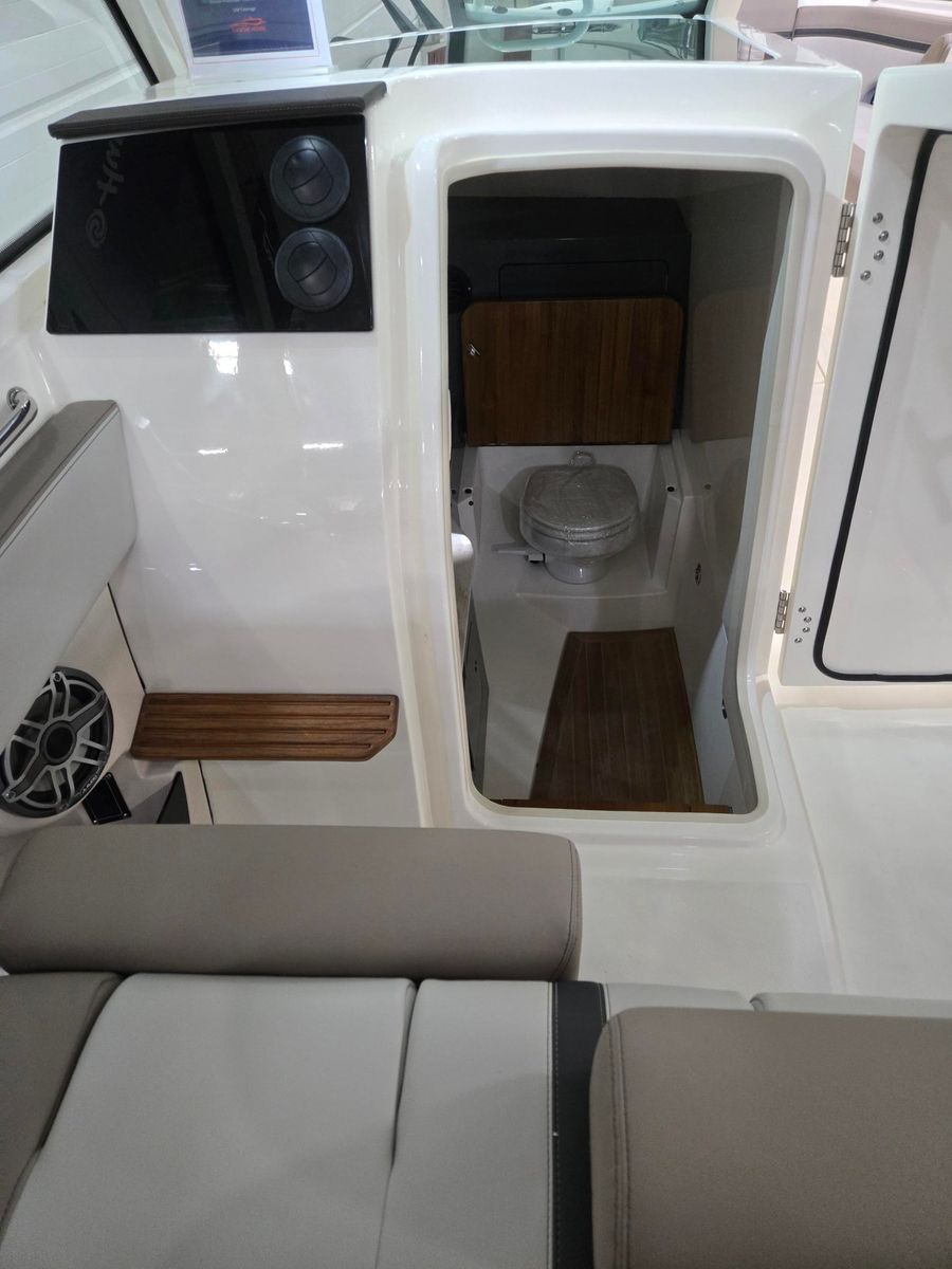 2026 Boston Whaler 330 Vantage, photo 25 of 30