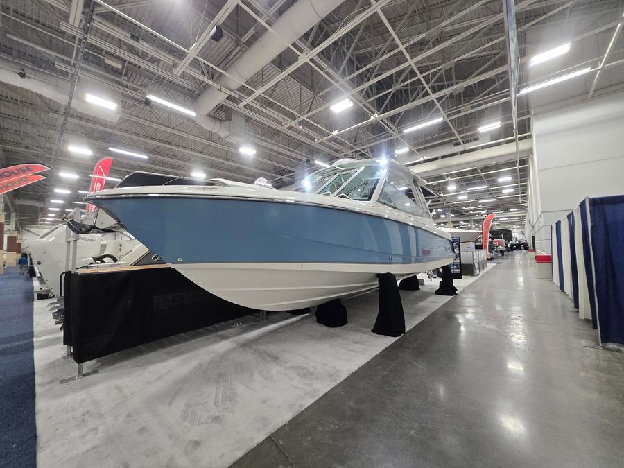 2026 Boston Whaler 330 Vantage, photo 6 of 30