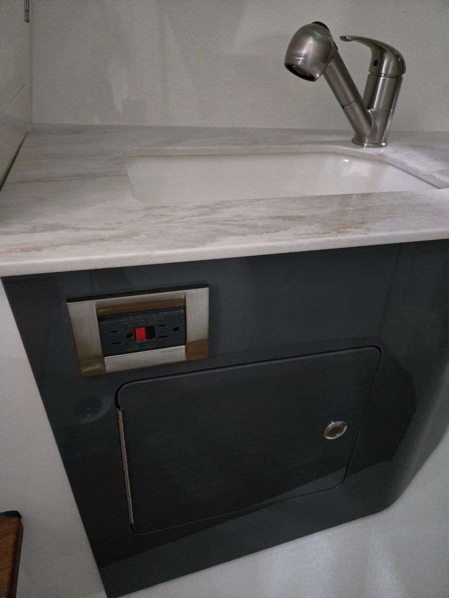 2026 Boston Whaler 330 Vantage, photo 30 of 30