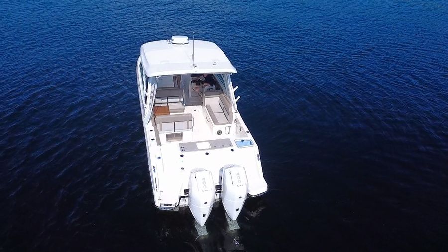 2026 Boston Whaler 330 Vantage, photo 4 of 30