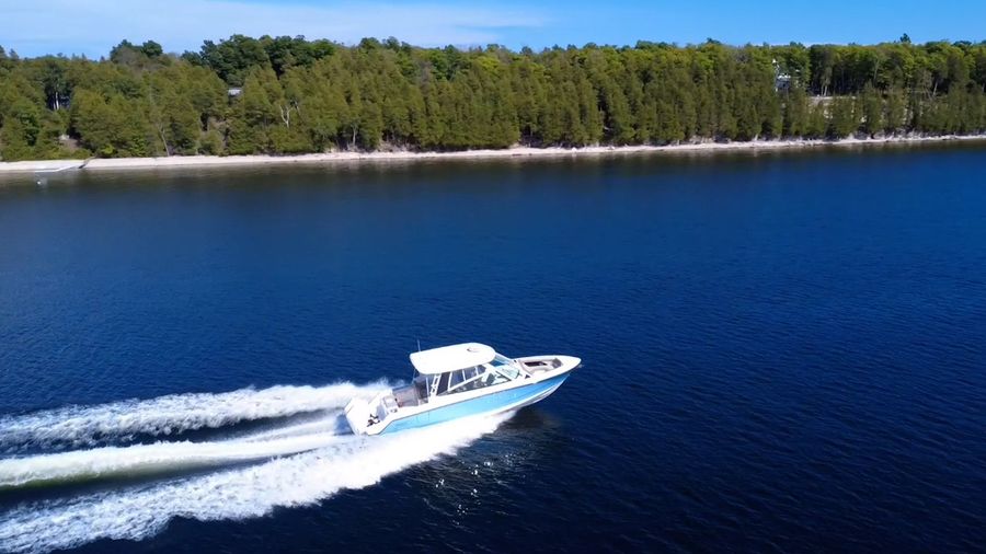 2026 Boston Whaler 330 Vantage, photo 3 of 30
