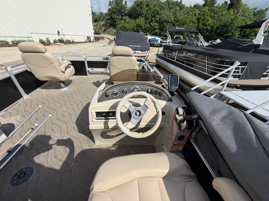 2011 Harris Cruiser 220, photo 11 of 13