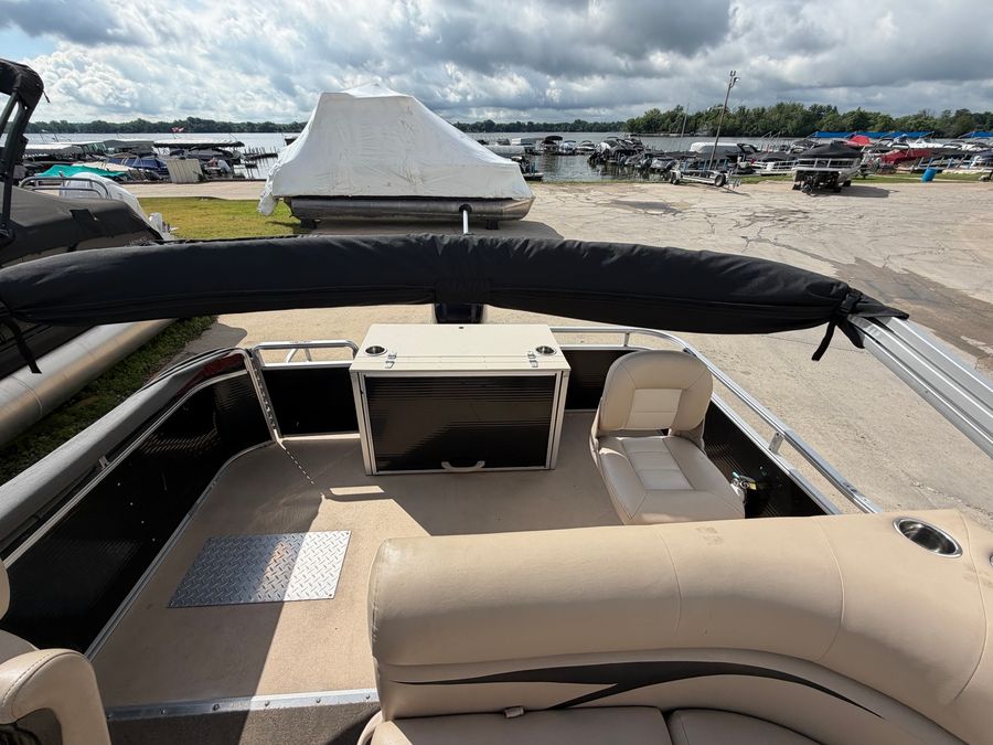 2011 Harris Cruiser 220, photo 9 of 13