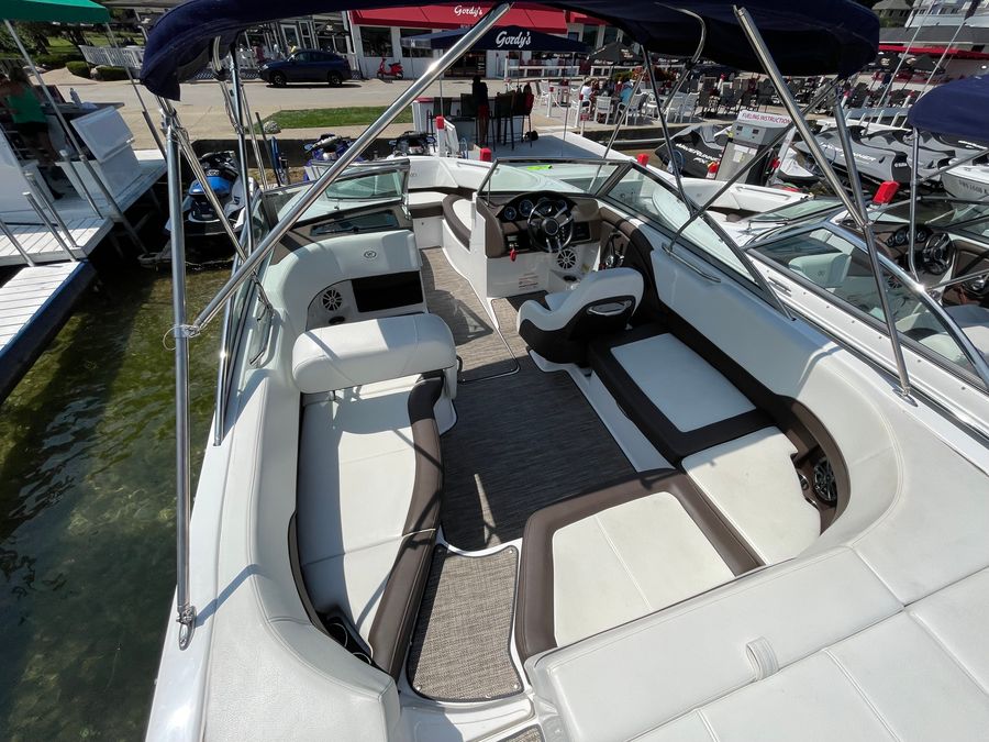 2024 Cobalt 220S, photo 10 of 14