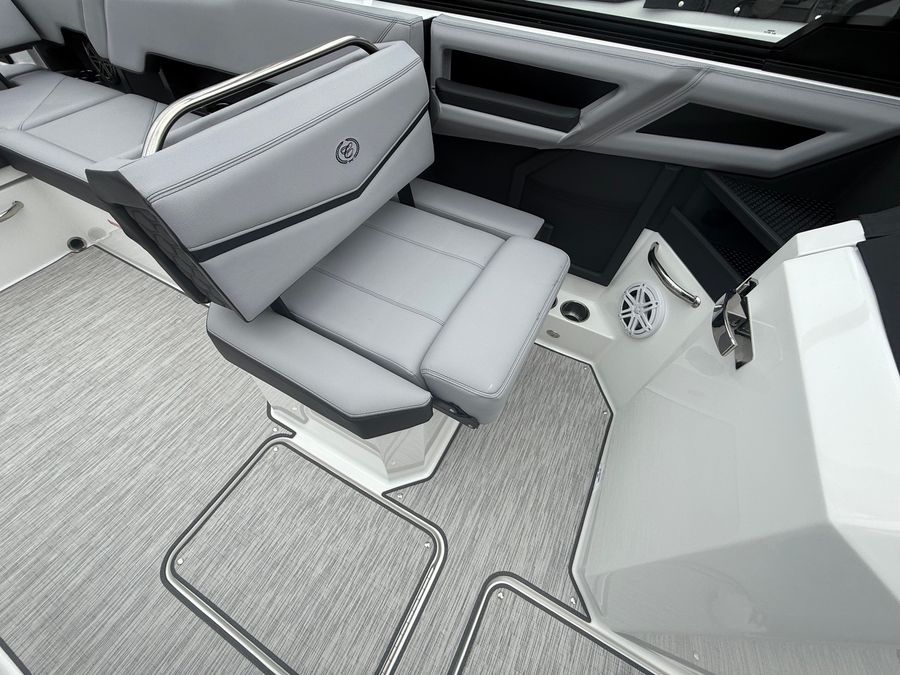 2026 Cobalt R8 Surf, photo 26 of 30