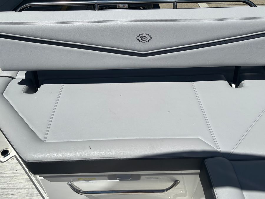 2026 Cobalt R8 Surf, photo 7 of 30