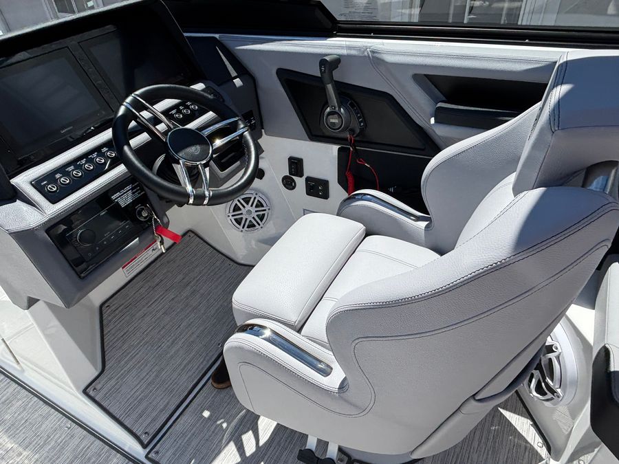 2026 Cobalt R8 Surf, photo 2 of 30
