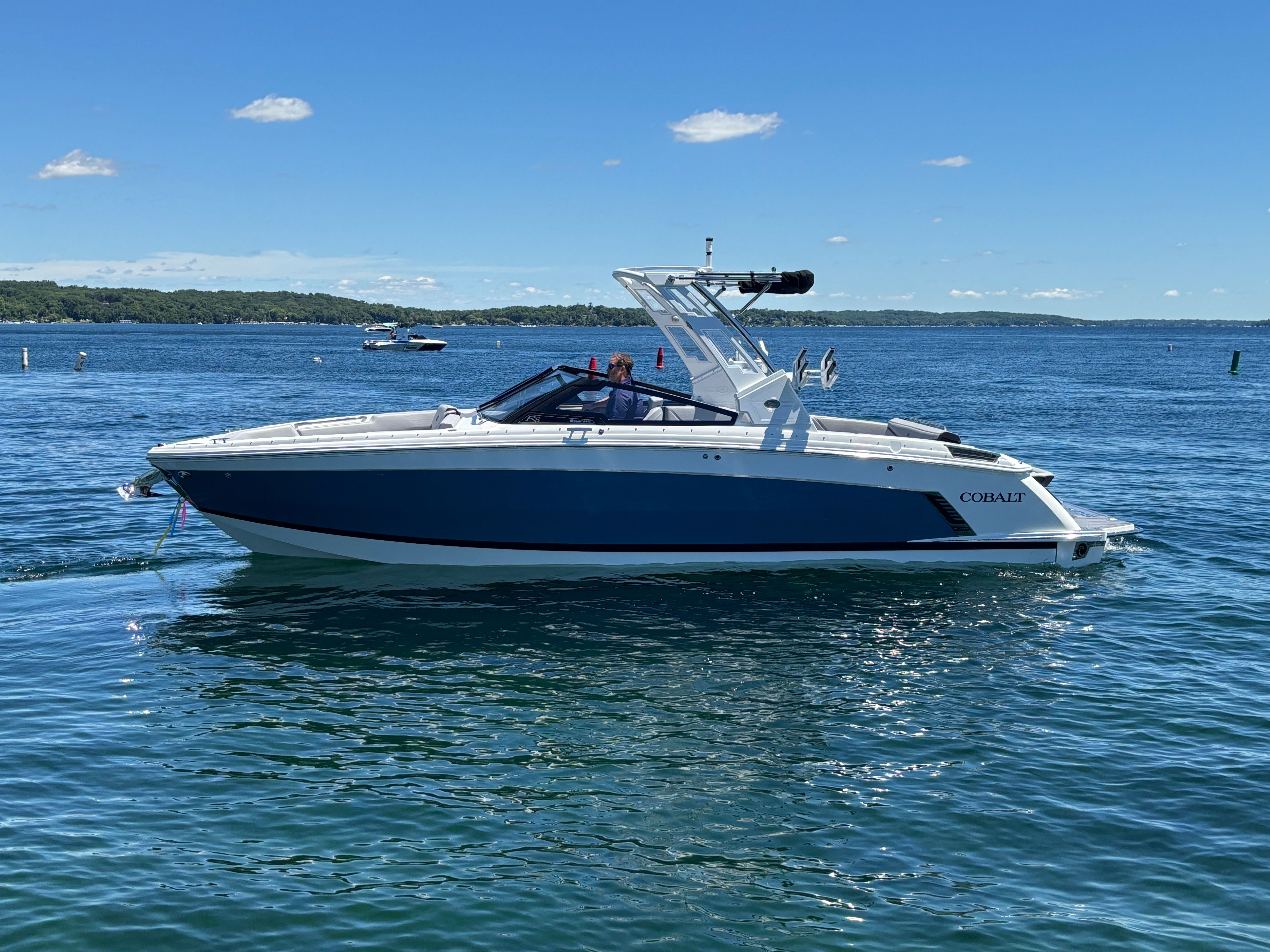 New 2026 27' Cobalt R8 Surf For Sale in Fontana on Lake Geneva, WI