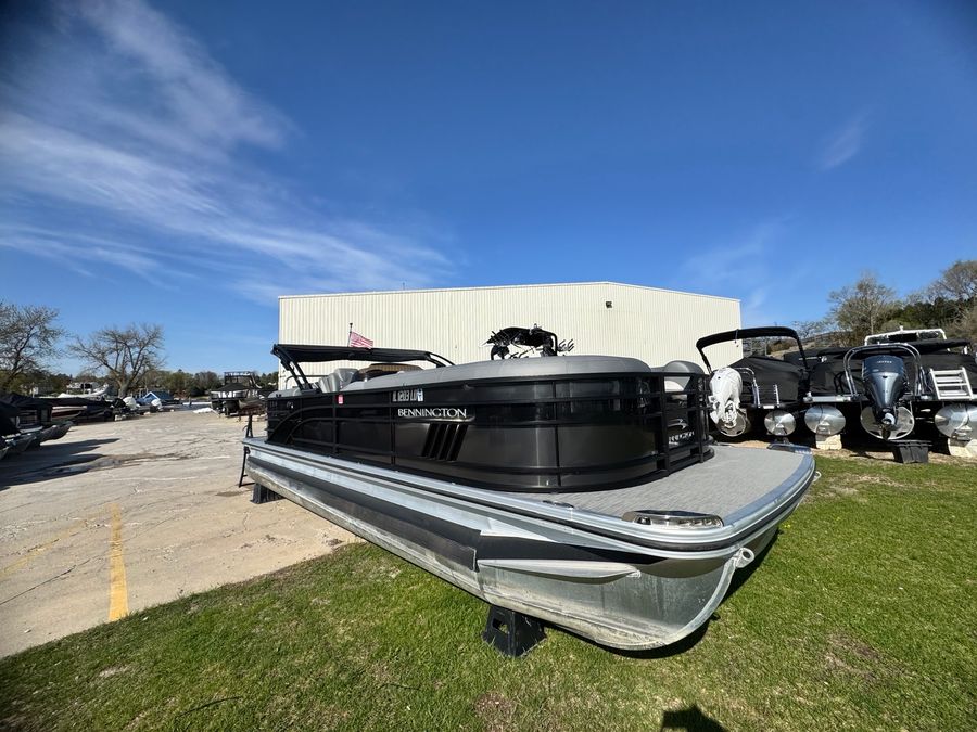 2022 Bennington 24LXSRC