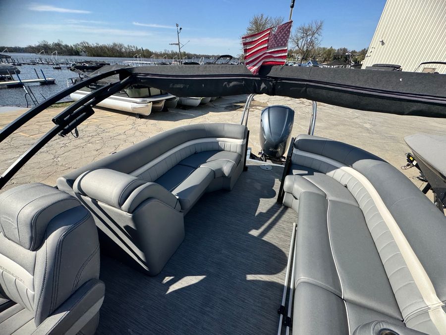 2022 Bennington 24LXSRC, photo 11 of 14